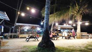 Wisata-Kalsel-Suasana-malam-di-Teluk-Tamiang-Kabupaten-Kotabaru-24052023.jpg