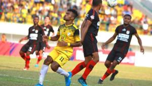 Yakob-Sayuri-saat-Barito-kalah-di-kandang-0-4-oleh-Persipura.jpg