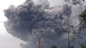 gunung-semeru-meletus-pada-sabtu-1612021_099.jpg