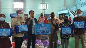 insan-bumn-tala-menyerahkan-bantuan-tanggap-bencana-bumn.jpg
