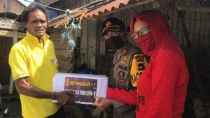 kapolres-tanbu-akbp-sugianto-marweki-sik-akpol-99-berbagi-sembako-untuk-warga.jpg