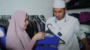 kartika-putri-tunjukkan-baju-baju-seksi-sebelum-hijrah-pada-habib-usman.jpg