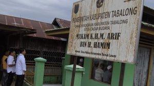 ke-makam-KH-Muhammad-Arif-Bin-H-Hamim-di-Desa-Habau.jpg