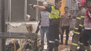 kebakaran-di-Gudang-Spare-Part-di-di-Jalan-A-Yani-KM-6900-Kecamatan-Kertak-Hanyar.jpg