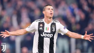 megabintang-juventus-cristiano-ronaldo_20181108_064419.jpg