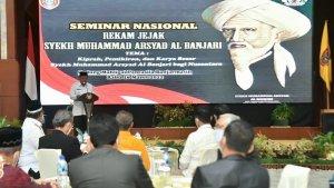 paman-birin-pada-pembukaan-seminar-nasional-rekam-jejak-datu-kelampayan.jpg