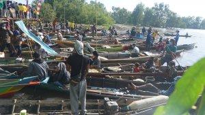 pasar-terapung-ikan-lokal-salah-satu-spot-andalan-yang-ada-di-kawasan-desa-wisata-kanoko.jpg