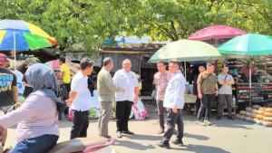 pemkab-HST-saat-menertibkan-para-pedagang-liar-di-Pasar-Keramat-Barabai.jpg