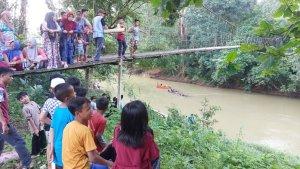 pencarian-remaja-tenggelam-di-Desa-Nawin-RT-7-Kecamatan-Haruai.jpg