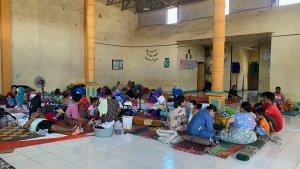 pengungsian-korban-banjir-satui-tanahbumbu-Gedung-Wahana-Bersujud.jpg