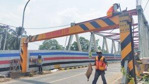 portal-kokoh-di-Jembatan-Paringin-Kabupaten-Balangan-Kalsel-Rabu-30082023-1.jpg