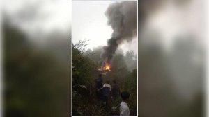 sebuah-hellikopter-jatuh-dan-terbakar-di-ciwidey-kabupaten-bandung-minggu-2852023.jpg