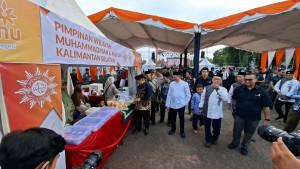 suasana-kunjungan-stan-di-Expo-UMKM-OLEH-LAZISMU.jpg