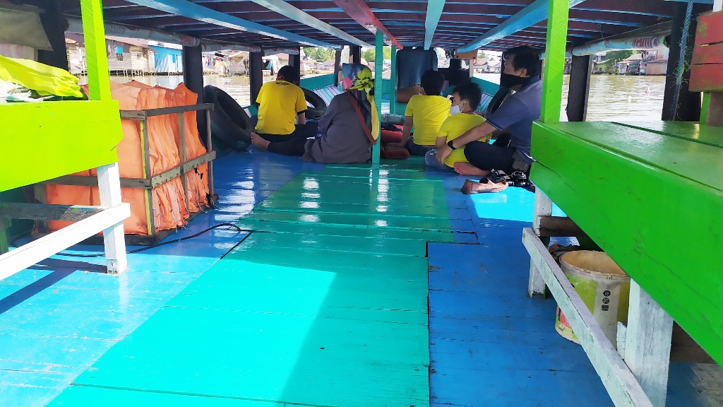 Menikmati Pemandangan Sungai Martapura di Atas Kelotok, Jadi Solusi Mengatasi Kejenuhan