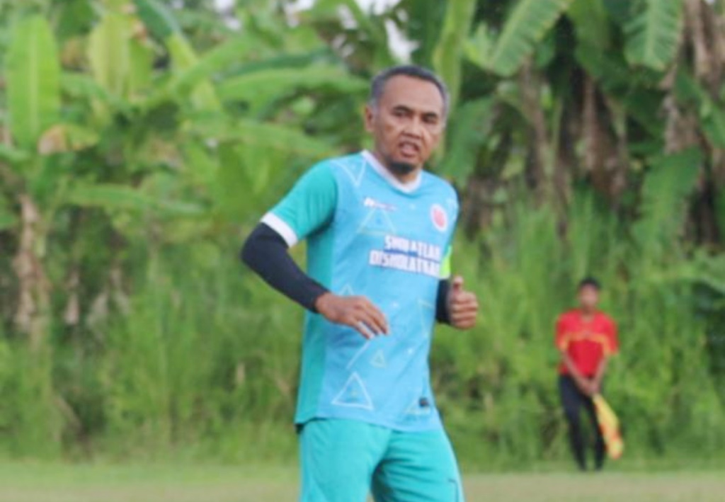 20201015_hendra-setiawan_pelatih-sekaligus-kapten-gre-fc-s.jpg