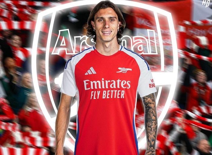 Arsenal-tengah-berupaya-mencapai-kesepakatan-untuk-merekrut-Riccardo-Calafiori.jpg
