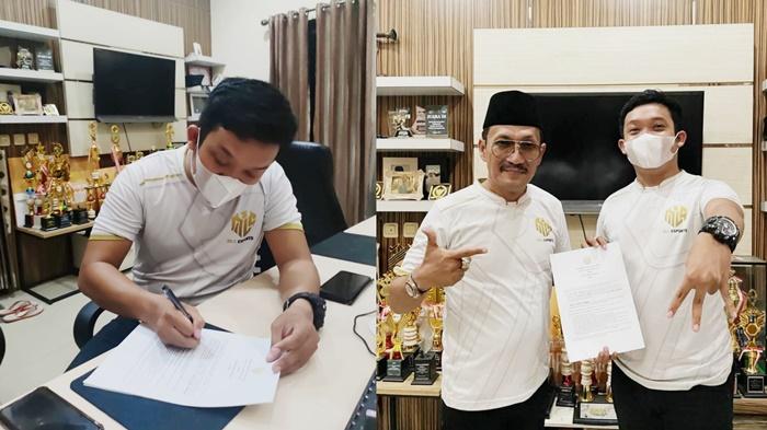 Atlet-Esports-HSS-Ade-Rahmat-Rienanda-tandatangani-kontrak-dengan-tim-MLS-Esports-Kalsel.jpg