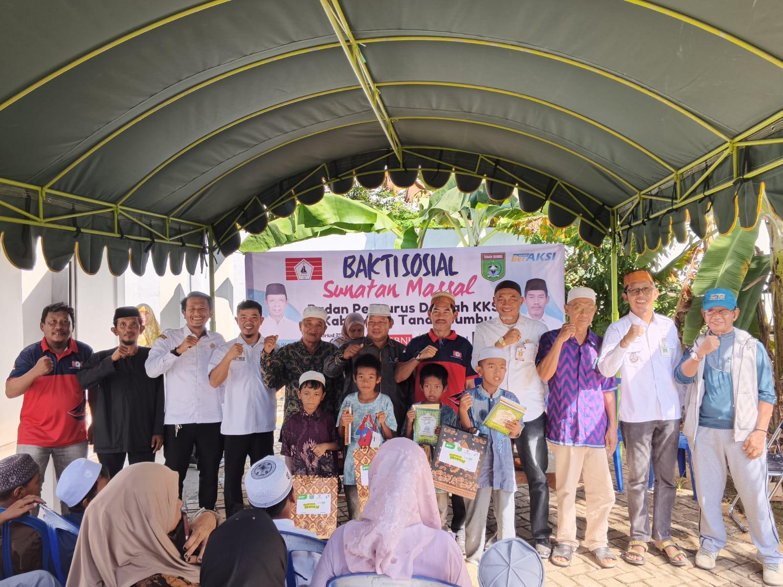 Pererat Rasa Persaudaraan, KKSS Tanah Bumbu Gerakkan Semangat Gotong Royong Lewat Aksi Khitan Massal - Banjarmasinpost.co.id