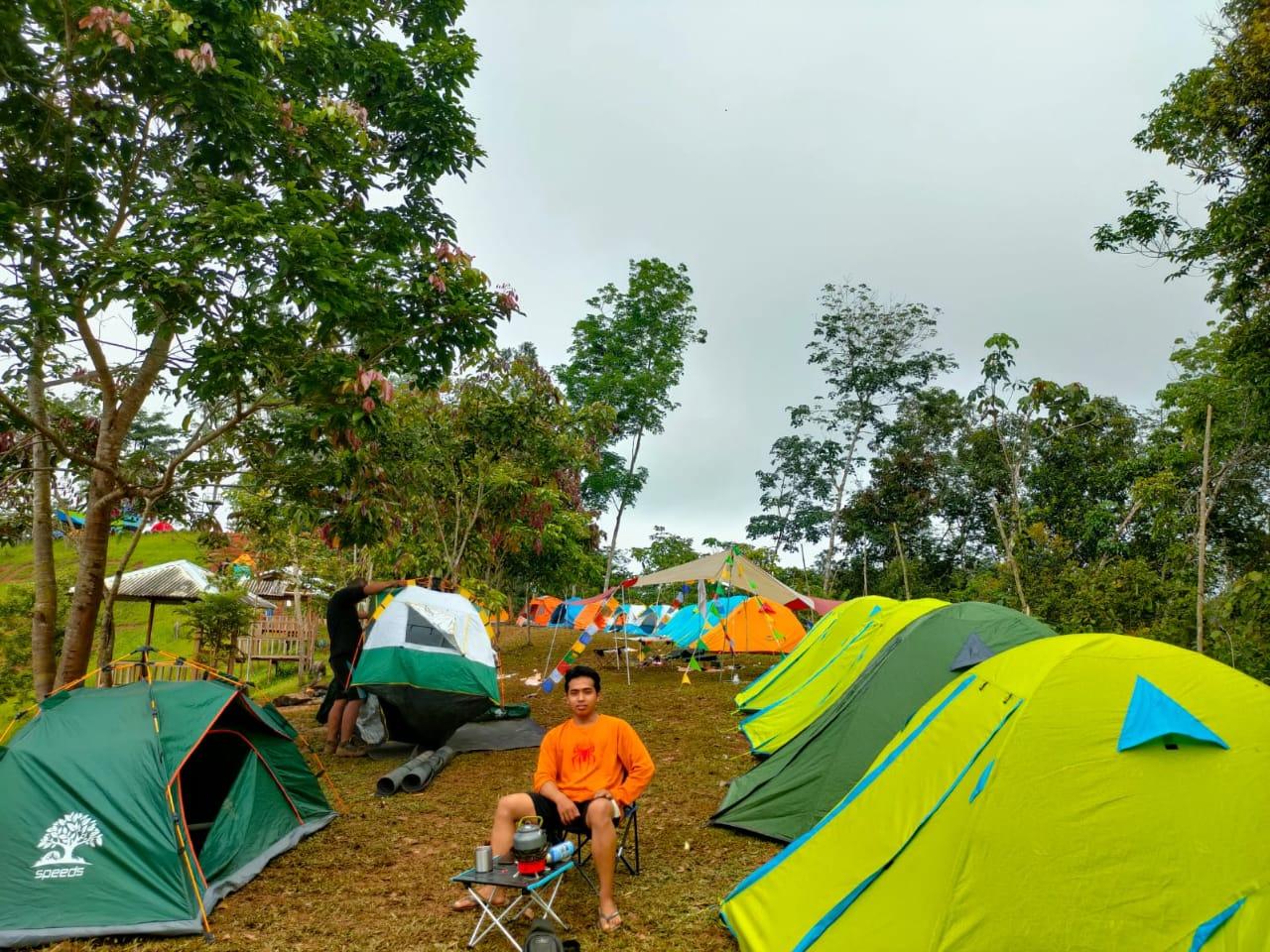 Wisata Kalsel: Berkemah di Kampung Bambu HST, Bisa Menyaksikan Awan Putih Seperti Menggantung