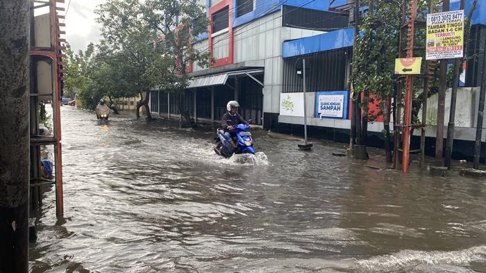 Peringatan Banjir Rob Wilayah Perairan Muara Sungai Barito Kalsel, Dampak Fase Purnama