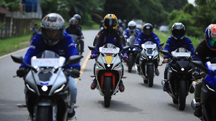 Bikers-Yamaha-di-Jambi-Nikmati-Jajal-All-New-R15-Connected-Series.jpg