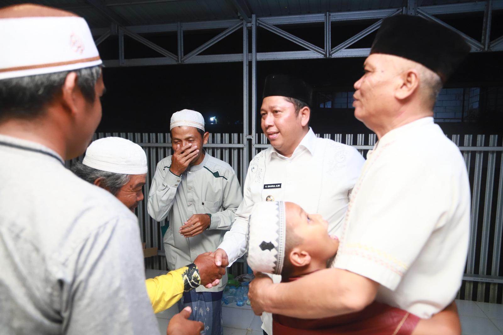 Bupati-H-Bahrul-Ilmi-saat-melakukan-safari-ramadan.jpg