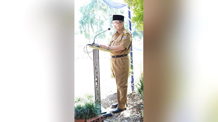 Bupati-Hss-Achmad-Fikry-pada-pembangunan-gedung-perpustakaan-Selasa-2452022.jpg
