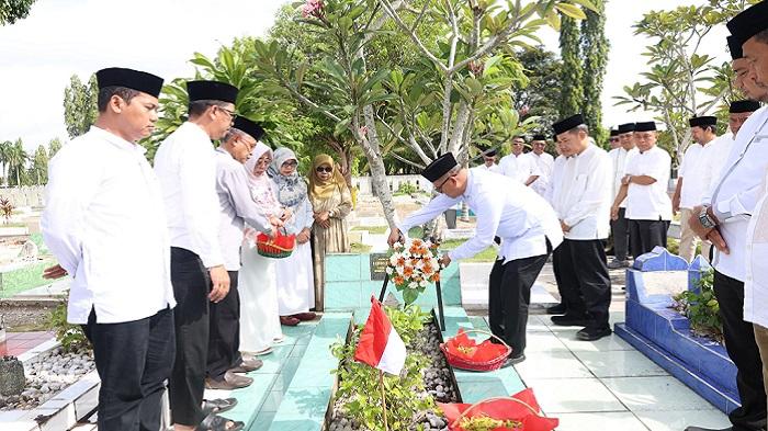 Rangkaian Hari Jadi ke-60 Tabalong, H Fani Pimpin Ziarah ke Makam Tiga Mantan Bupati di Banjarbaru