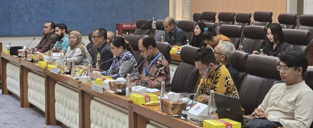 DPRD-Banjarbaru-bersama-DPRI-Komisi-VII-dan-Badan-Aspirasi-Masyarakat-DPR-RI.jpg