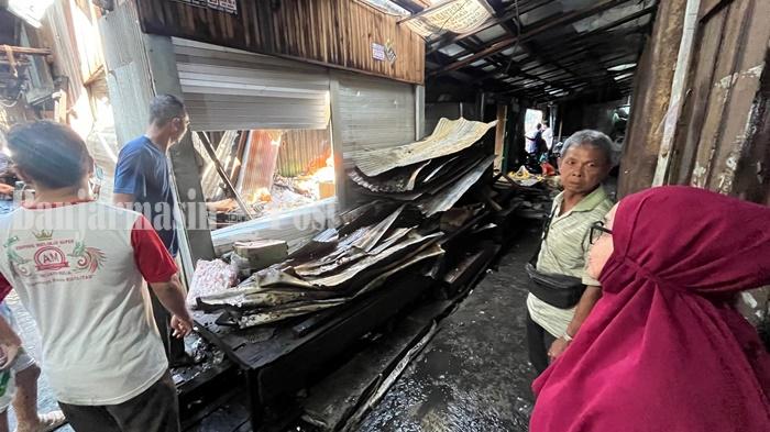 Kios Dagangan Ludes Dilahap Api, Pedagang Pasar Lima Banjarmasin Pasrah Kehilangan Mata Pencarian - Banjarmasinpost.co.id