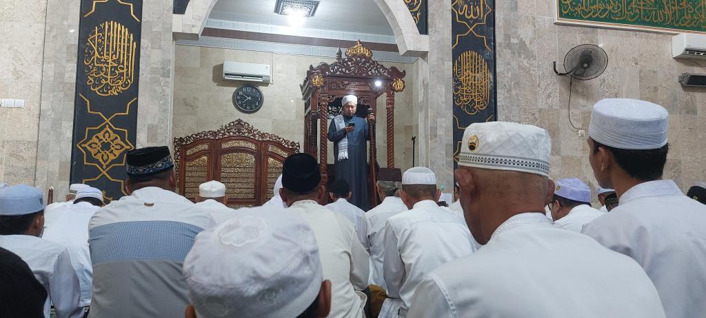 EMAAH-mulai-memadati-Masjid-An-Noor-Pelaihari-untuk-menunaikan-sholat-ied.jpg