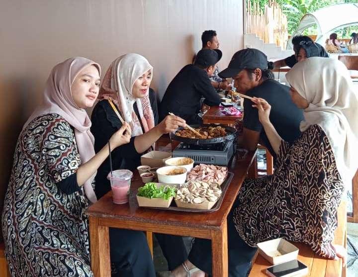 Wisata Kalsel - Fasilitas Lengkap, Filantropis Cafe Barabai Sediakan Musala Bagi Pengunjung