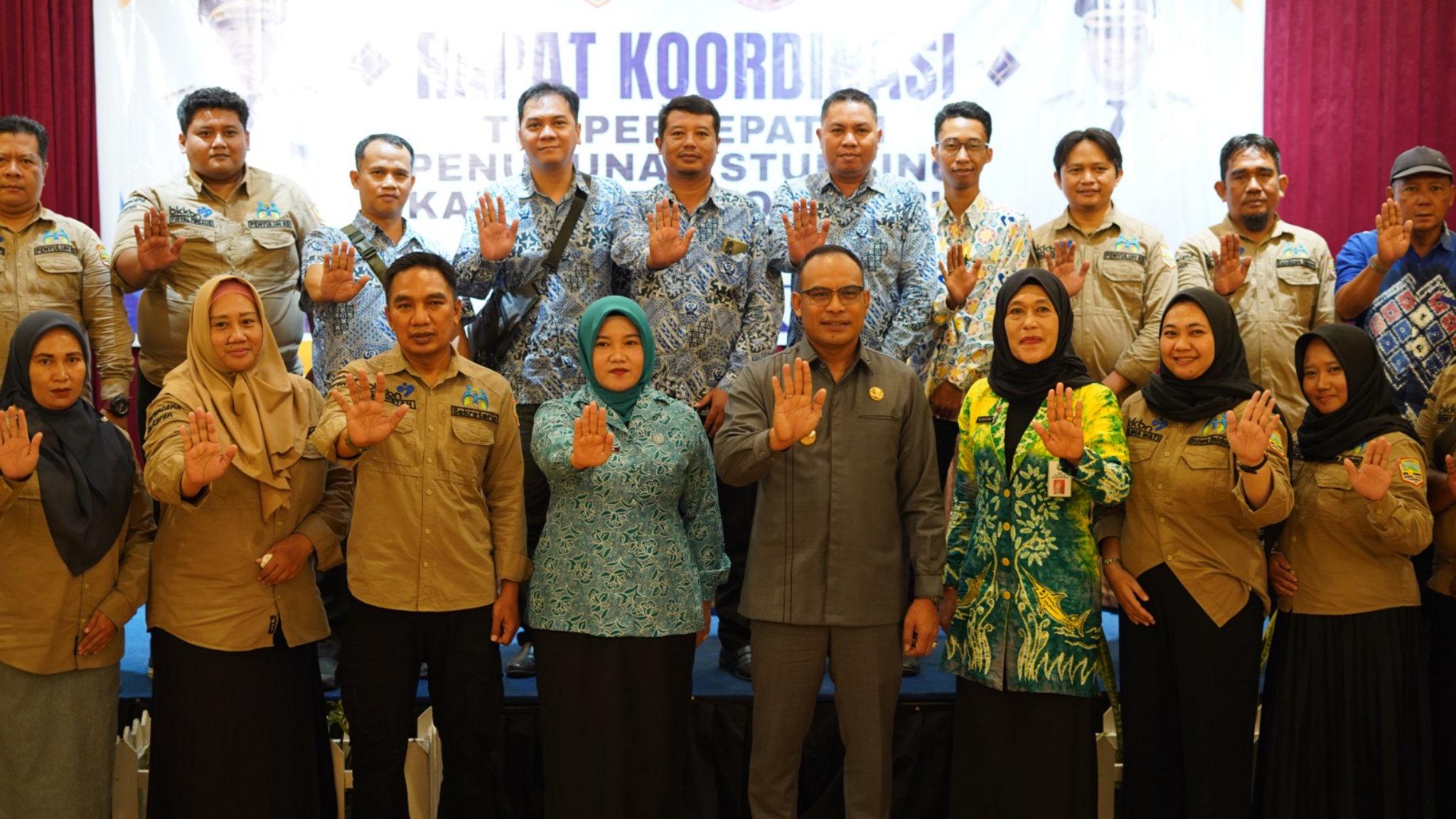Foto-bersama-TPPS-usai-pembukaan-Rakor-pencegahan-percepatan-penurunan-stunting.jpg