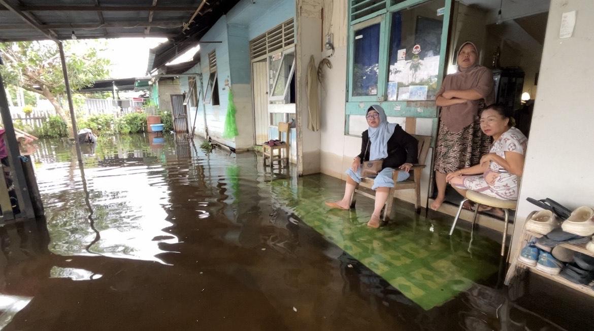 Genangan-air-masih-bertahan-di-Jalan-Veteran-Komplek-A-Yani-II-Pengambangan-Banjarmasin-Timur.jpg