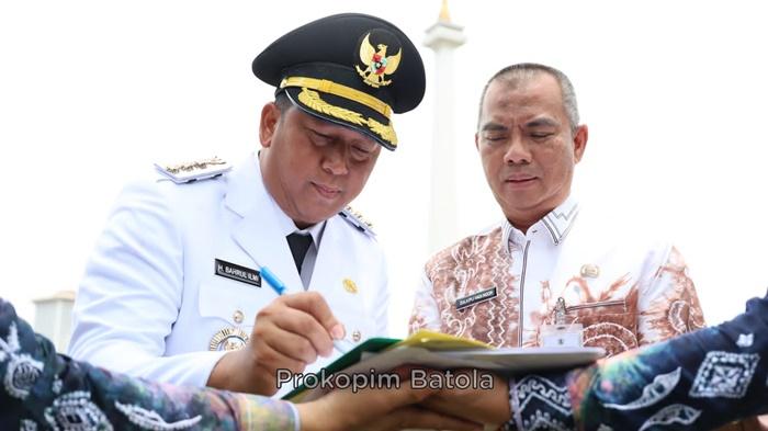 H-Bahrul-Ilmi-teken-sk-pupuk-bersubsidi.jpg