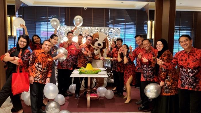 HARI-JADI-Kemeriahan-jajaran-manager-dan-karyawan-Swiss-Belhotel-Q1.jpg
