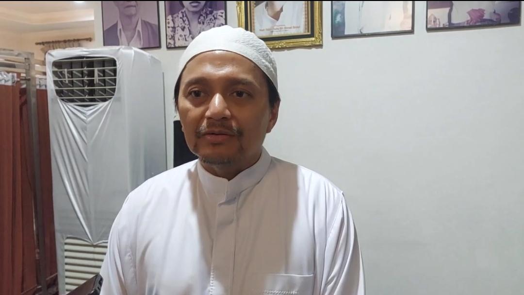 Hasnuryadi-Sulaiman-saat-Buka-Puasa-dan-Haul-Jama-di-Jalan-Kampung-Melayu.jpg