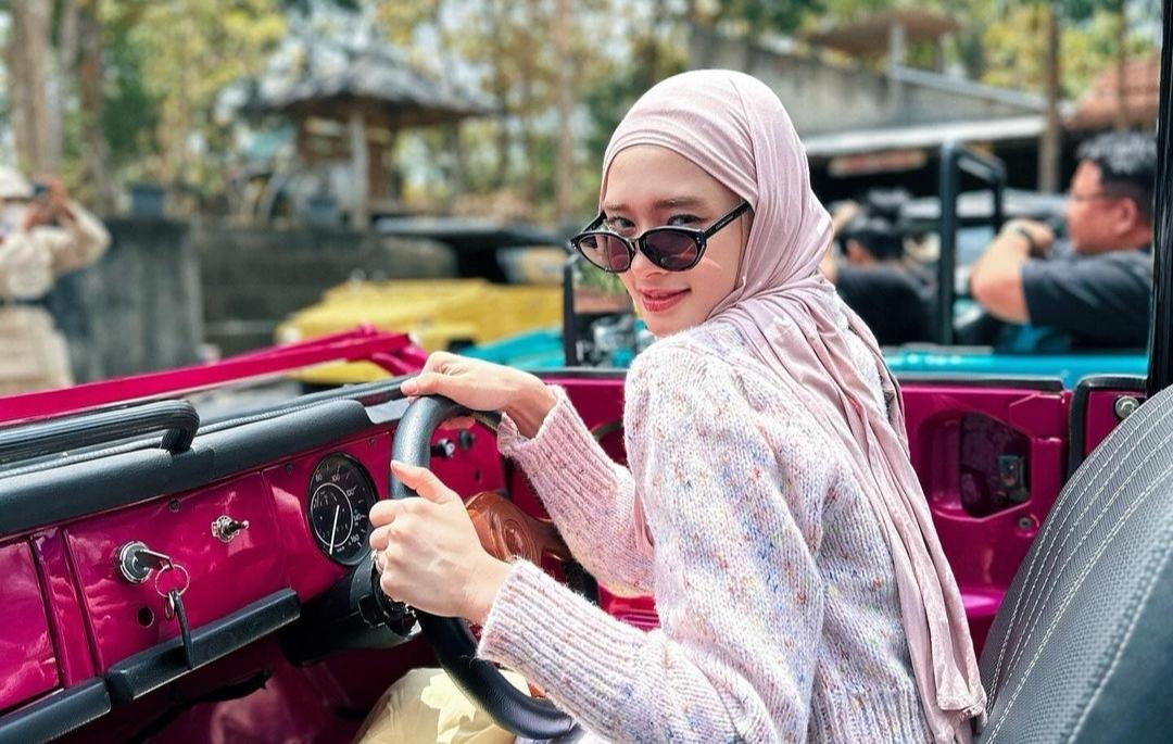 Status Janda Virgoun, Inara Rusli Akui Kehidupannya Tak Mudah, Sulit Bagi Waktu Kuliah dan Anak