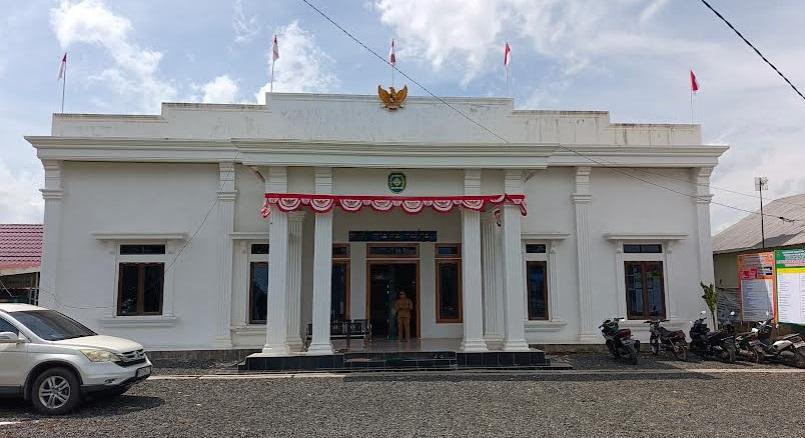 Inilah-Kantor-Pemerintah-Desa-Pantai-Cabe-Kecamatan-Salam-Babaris2.jpg