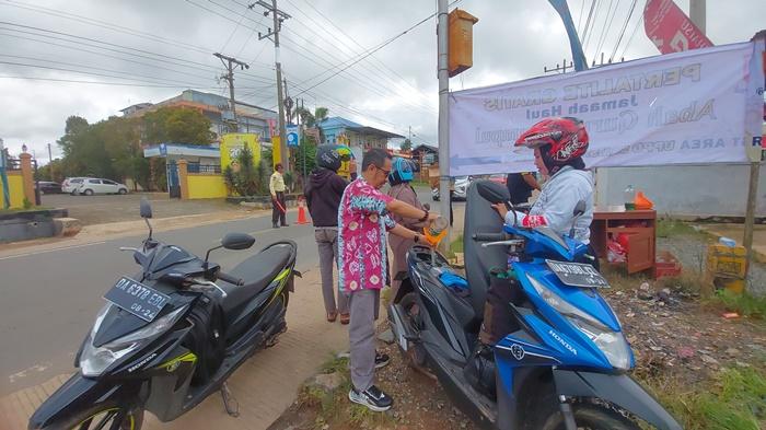 Bantu Jemaah Haul ke-19 Guru Sekumpul 2024, Samsat Pelaihari Sediakan Makanan dan BBM Gratis