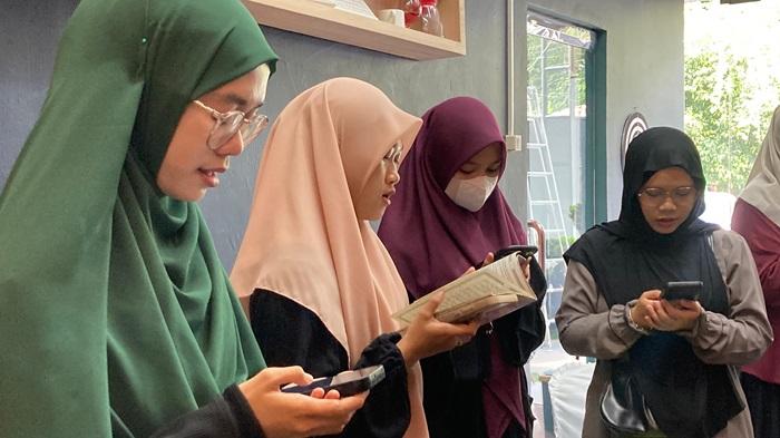 Intip Aktivitas Pemudi HSU dari Komunitas Negeri 6 Menara, Mulai Lapak Baca Hingga Ngaji ala Gen Z