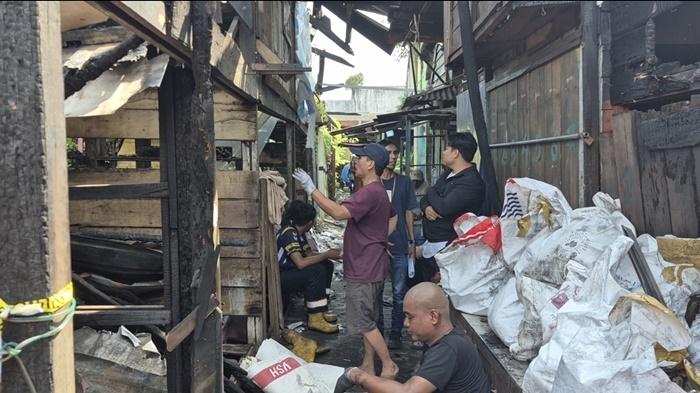 Dua Belas Kiosnya Terbakar, Pedagang Pasar Lima Banjarmasin Ini Taksir Kerugian Setara Fortuner - Banjarmasinpost.co.id