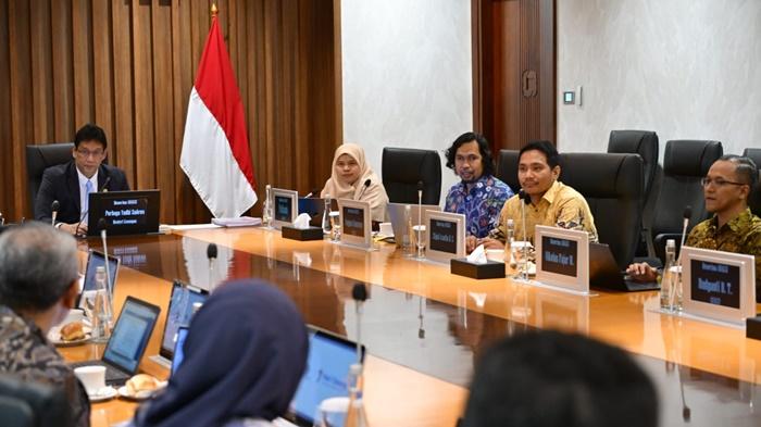Ketua-Adaksi-Dr-Fatimah-beraudensi-dengan-menkeu.jpg