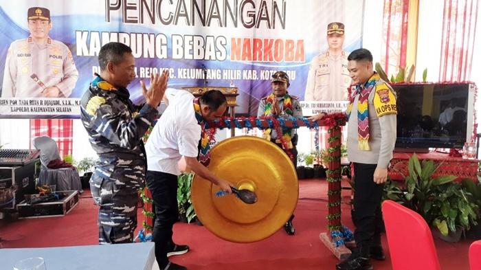 Ketua DPRD Kotabaru Syairi Mukhlis Hadiri Peresmian Posko Kampung Bebas Narkoba di Desa Tegalrejo