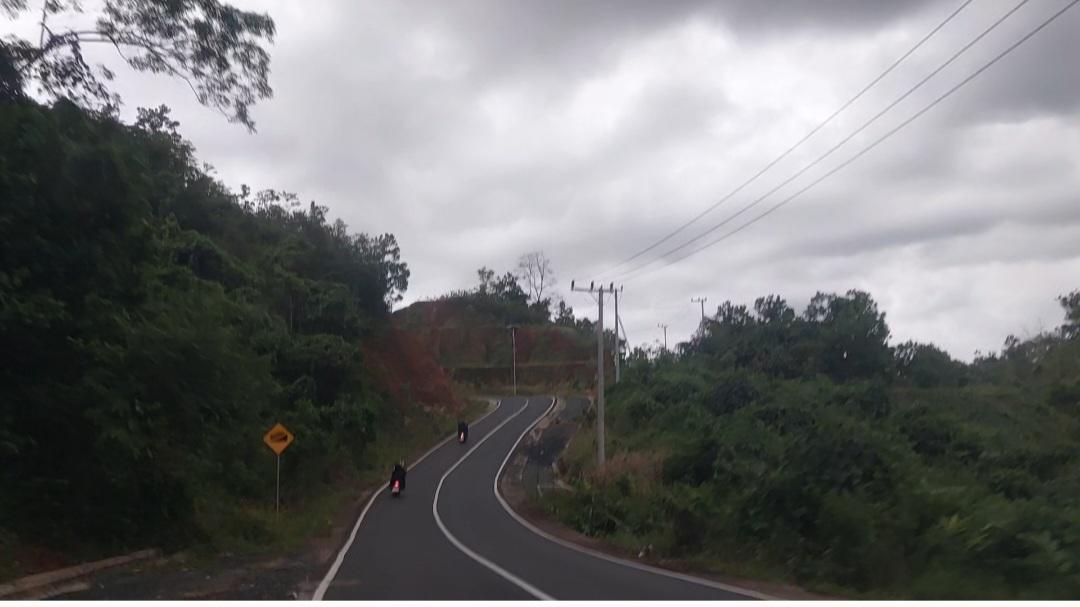 Kondisi-jalan-di-jalur-alternatif-Banjarbaru-Batulicin2.jpg