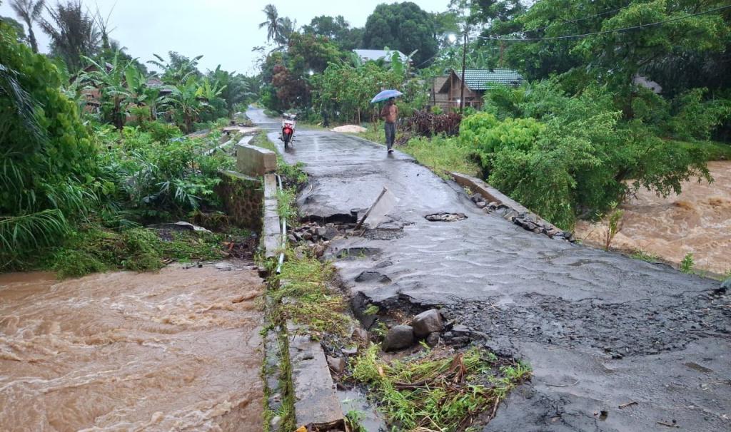 Bupati Tanahlaut Tegaskan Perbaikan Infrastruktur Jalan dan Jembatan di Bajuin Setelah Lebaran
