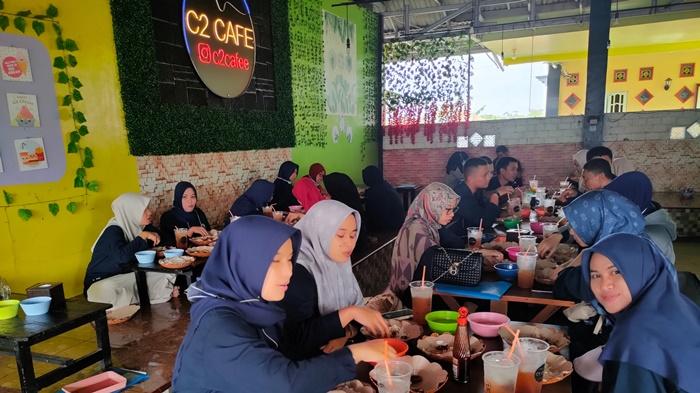 Kuliner-Kalsel-C2-Café-di-Jalan-AIS-Nasution-Marabahan-Kabupaten-Barito-Kuala-Batola-04122022.jpg