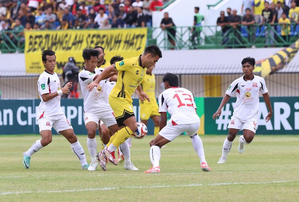 Laga-Barito-Putera-kuning-melawan-Deltras-FC.jpg