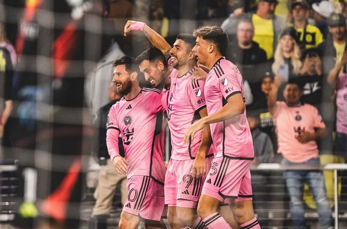 Luis-Suárez-dan-Lionel-Messi-juga-mencetak-gol-Inter-Miami-vs-Nashville-2-2.jpg