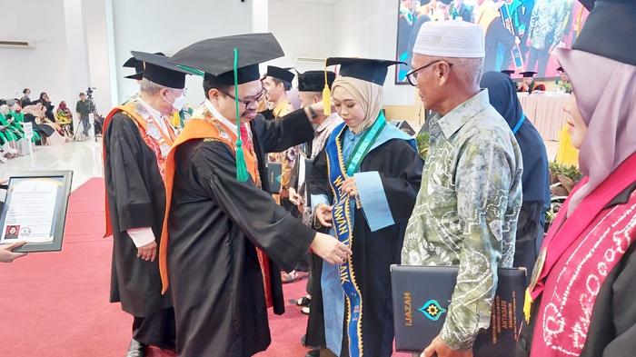 Lulusan-terbaik-Universitas-Islam-Negeri-Antasari-di-Banjarbaru-kalsel-Selasa-21032023.jpg